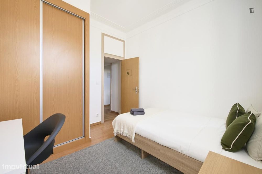 Quarto - localizado em Alameda Lisbon
