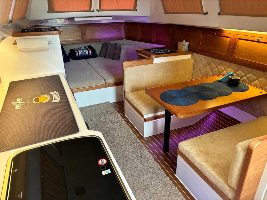 Jacht  motorowy Weekend 820  NOWY