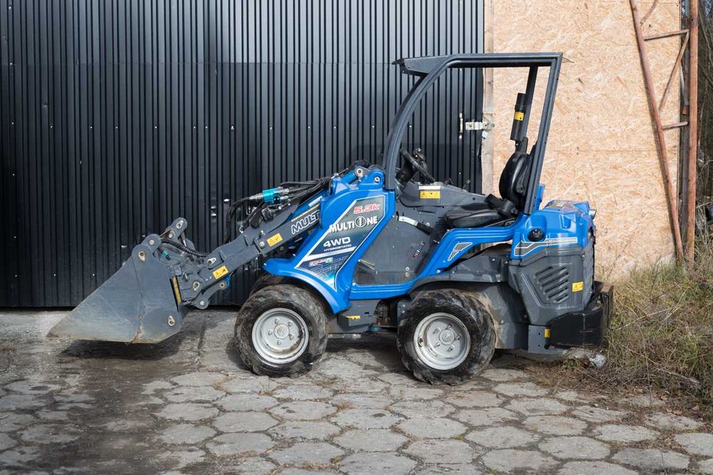 Mini ładowarka MultiOne 5.3K + łyżka + ramię kopiące cena brutto