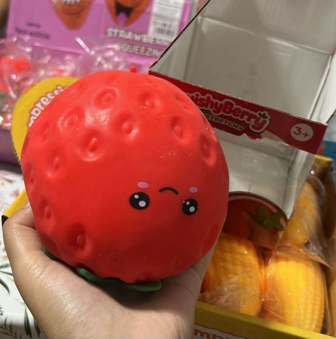 Ogromny gniotek antystresowy truskawka nowosc hit toktoka squishy dumpling