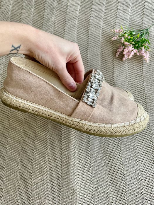 Wyprzedaż pudrowe zamszowe espadryle 37