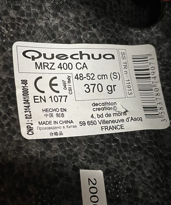 2 capacetes neve criança