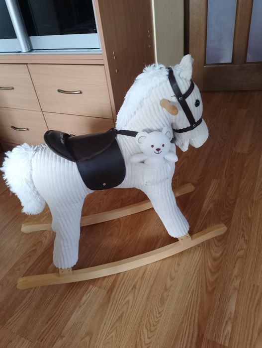 Гойдалка коник-горбуньок.