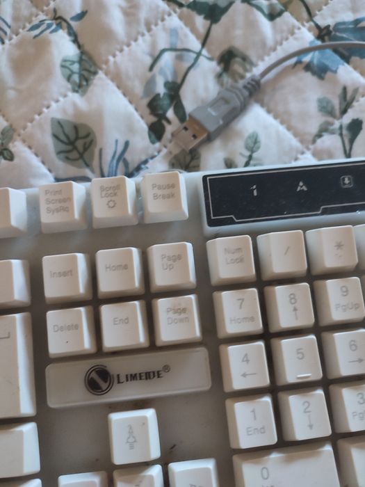 Teclado gaming branco – Excelente aspeto