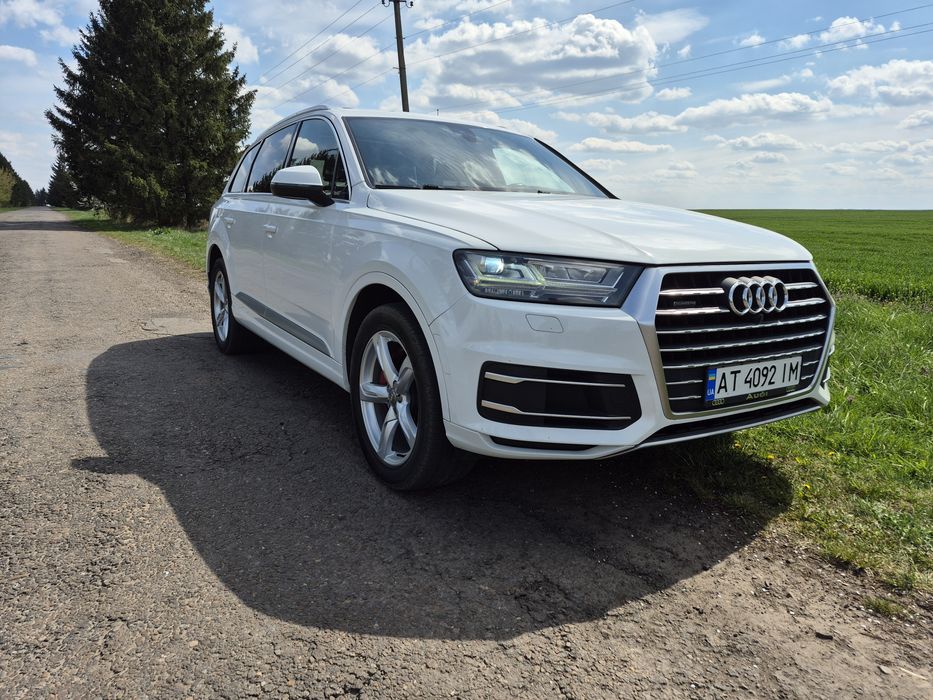 Audi  Q7                .