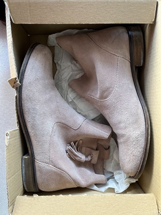 Botins em camurça - tamanhos 38 e 39