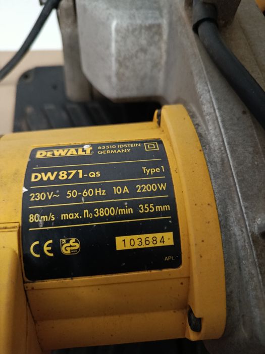 Máquina de corte DeWalt