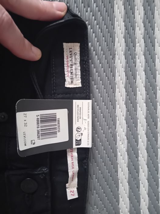 Жіночі джинси Levi's. 27×32
