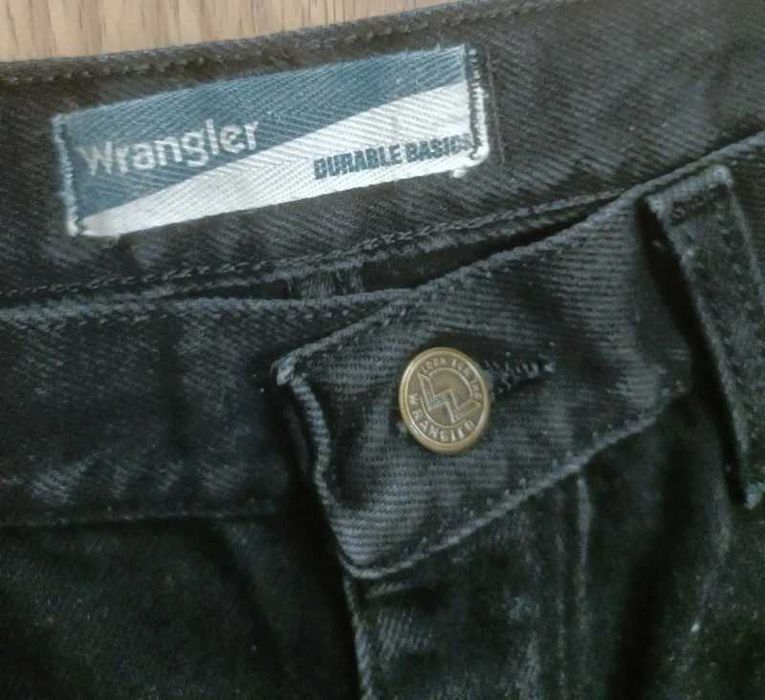 Wrangler durable czarne jeansy straight 3432 męskie