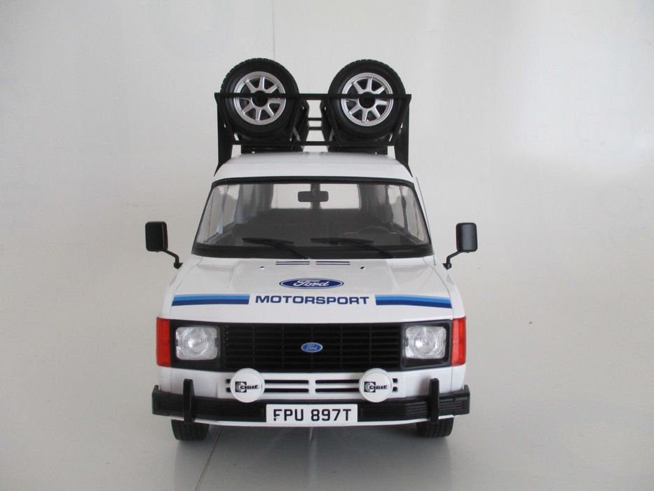 Miniatura da Ford Transit MK II - Escala 1.18