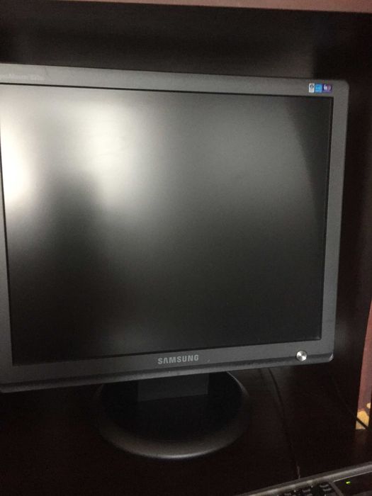 Компьютер(системний блок+монітор)