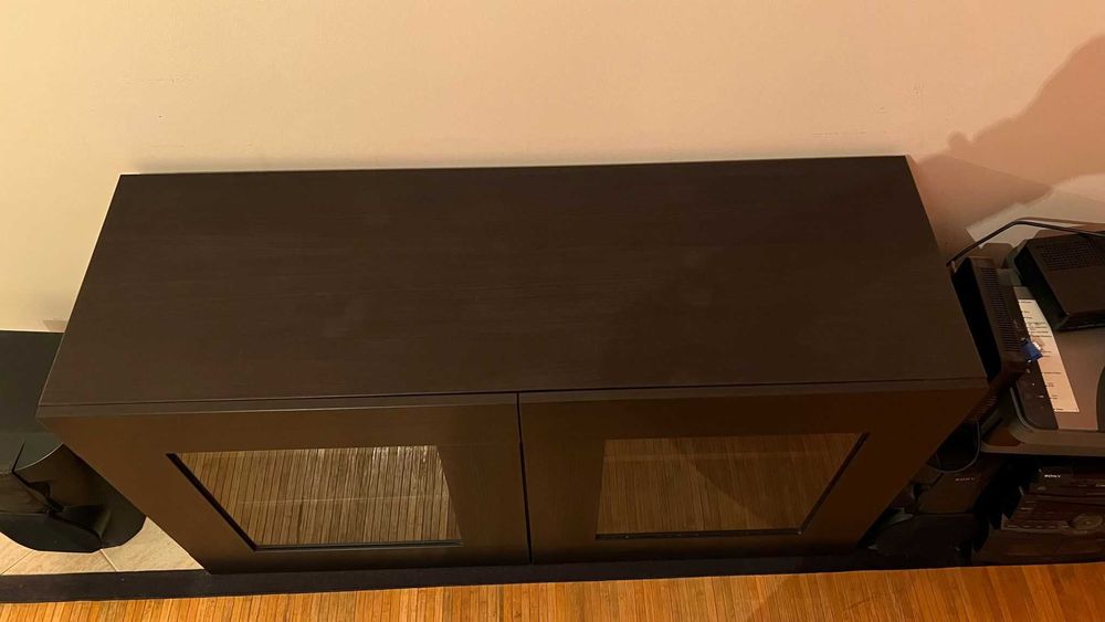 Estante/ armário  Besta (2 portas com vidro)