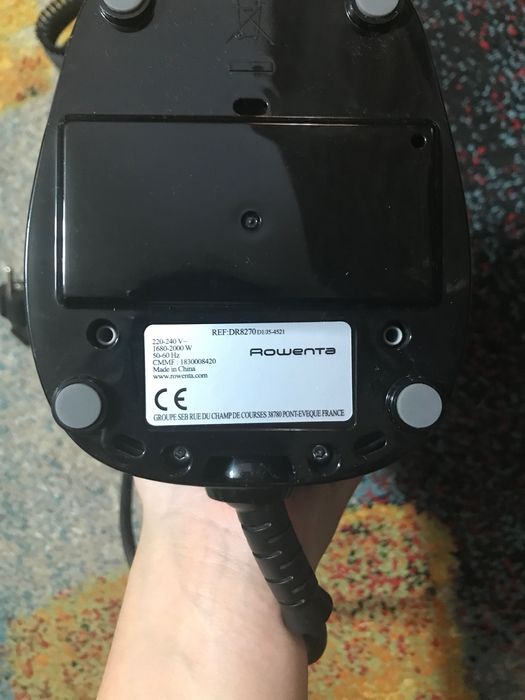 Usado duas vezes. Escova de engomar a vapor