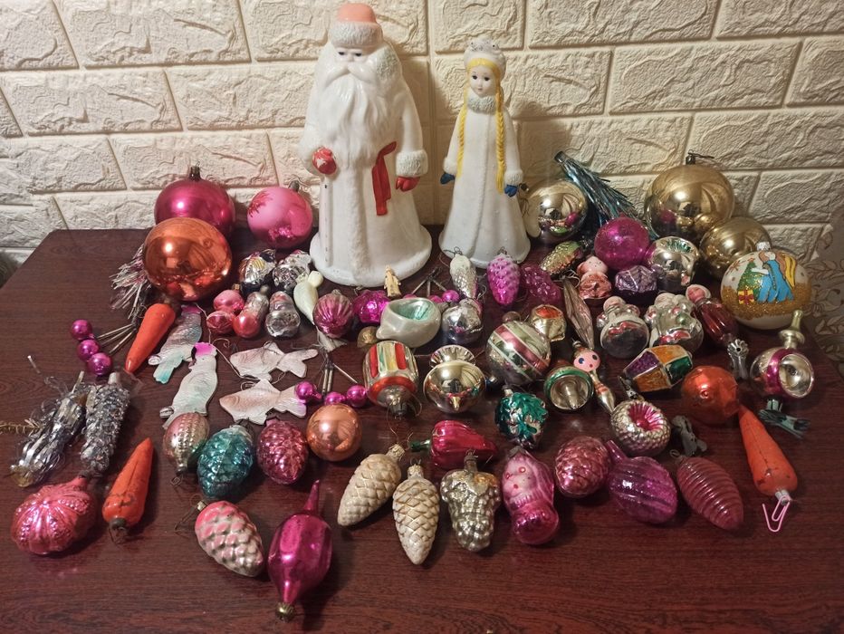 Продам, новорічні іграшки і статуетки