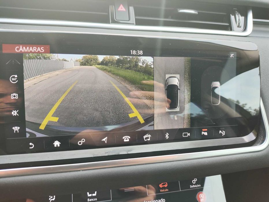 Land Rover range rover evoque 2.0 d180 awd r-dynamic hse auto