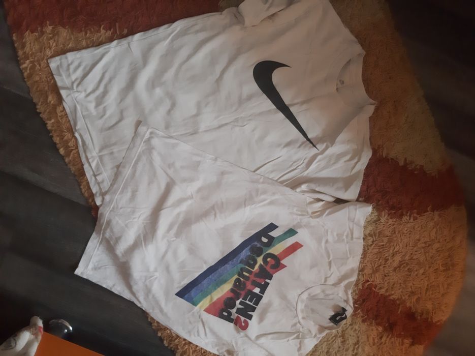 Одяг на хлопця підростка.