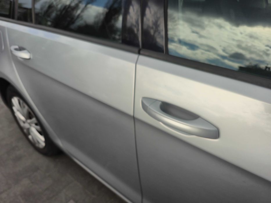 Автомобіль Volkswagen Golf