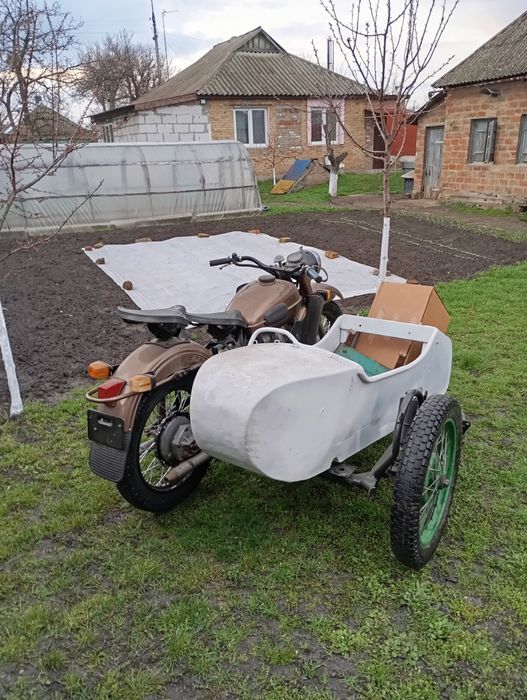 Мотоцикол Урал незавершена реставрація