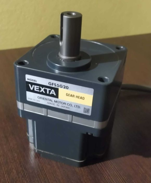 silnik bezszczotkowy 100W DC24V BLHM5100KC-GFS 5G20 z przekładnią 1:20