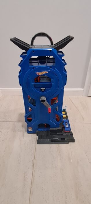 Hot Wheels MEGA Garage