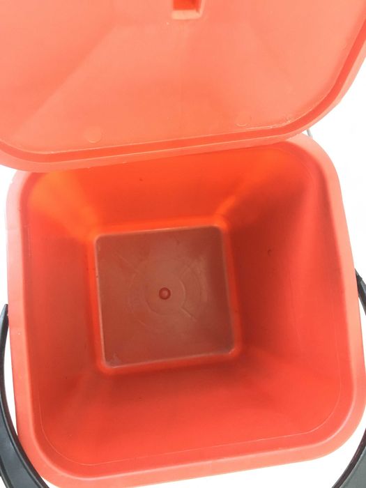 ведро мусорное пластиковое новое  13л