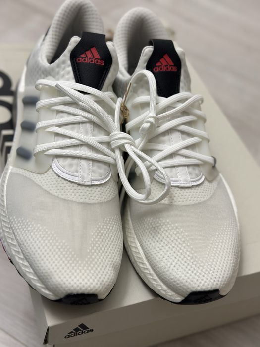 Кросівки нові adidas