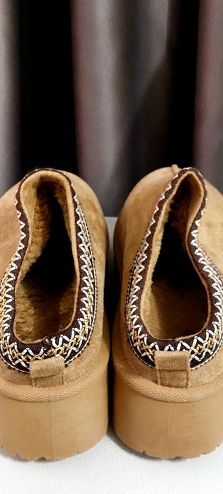 Продам уггі  нові