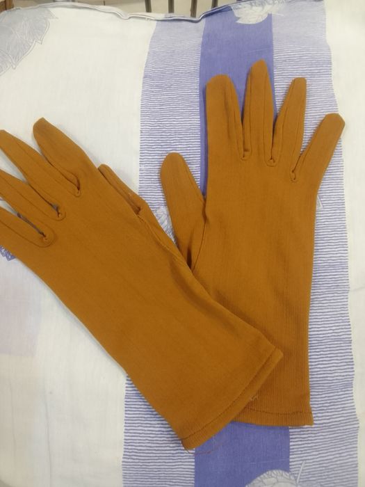 Перчатки женские кожаные утепленные и осенние