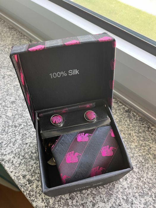 Gravata e botões Seda Elefantes Tailândia - nova, com caixa