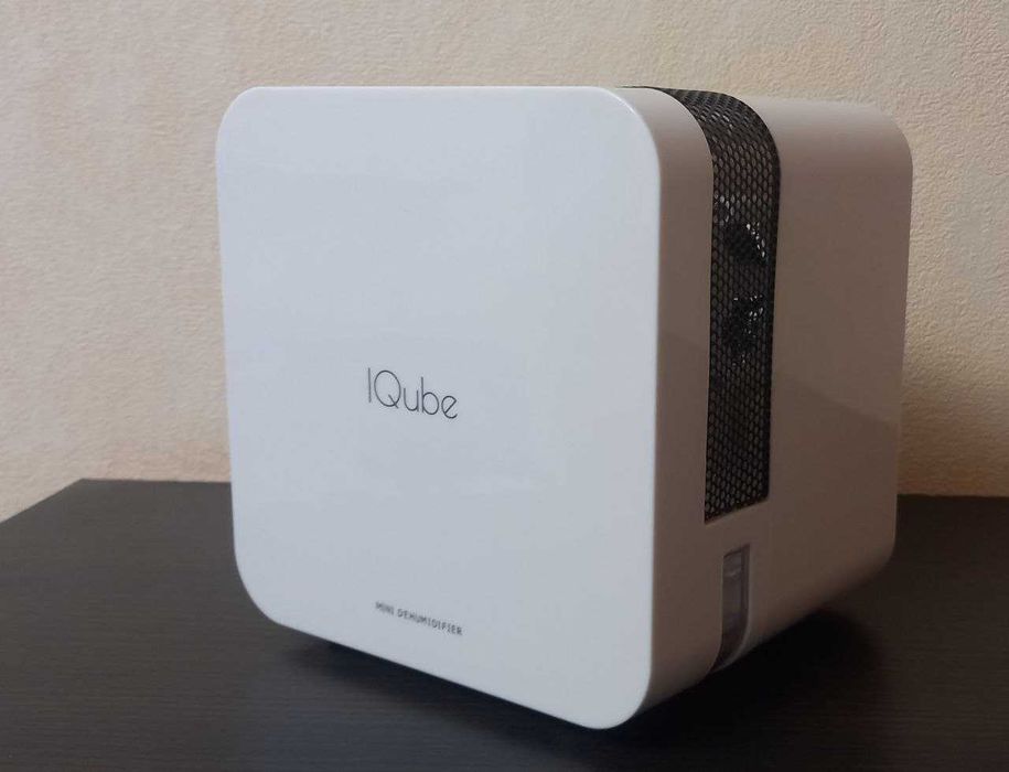 Осушувач повітря iQUBE білий — компактний, тихий, майже новий!