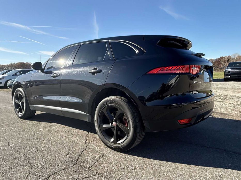 Jaguar F-PACE      2020