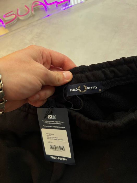 Шорти Fred Perry з лампасами