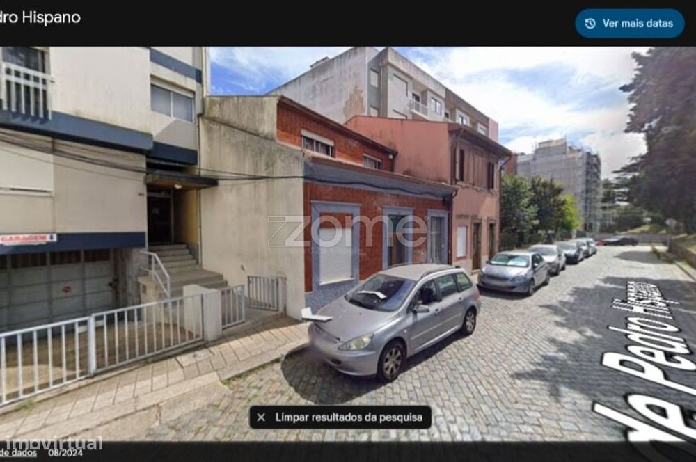 Garagem Rua Pedro Hispano