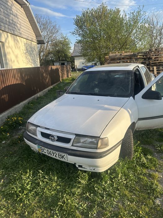 Продам свій автомобіль стоїть без діла