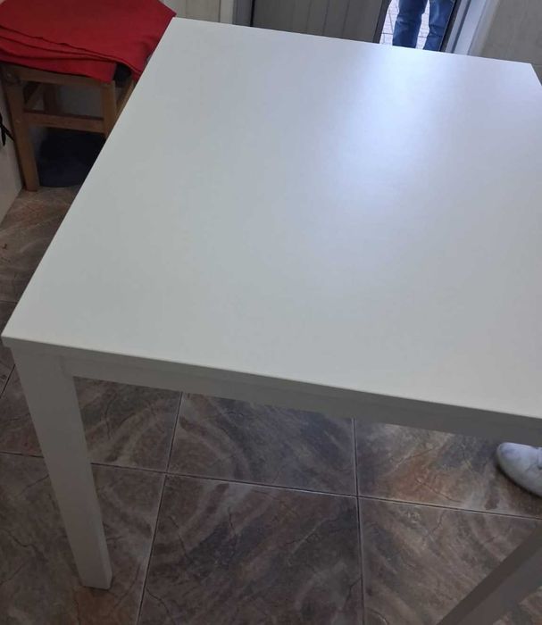 Mesa de cozinha branca extensível