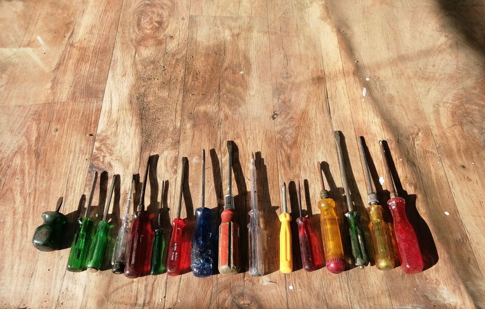 lote de chaves de fendas e phillips usadas