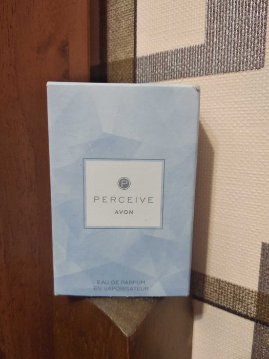 Чудовий стійкий жіночий  аромат Avon Perceive