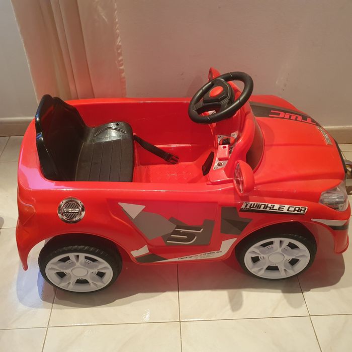 Carro eléctrico infantil