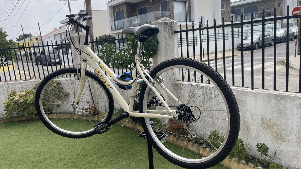 Bicicleta Pasteleira em bom estado