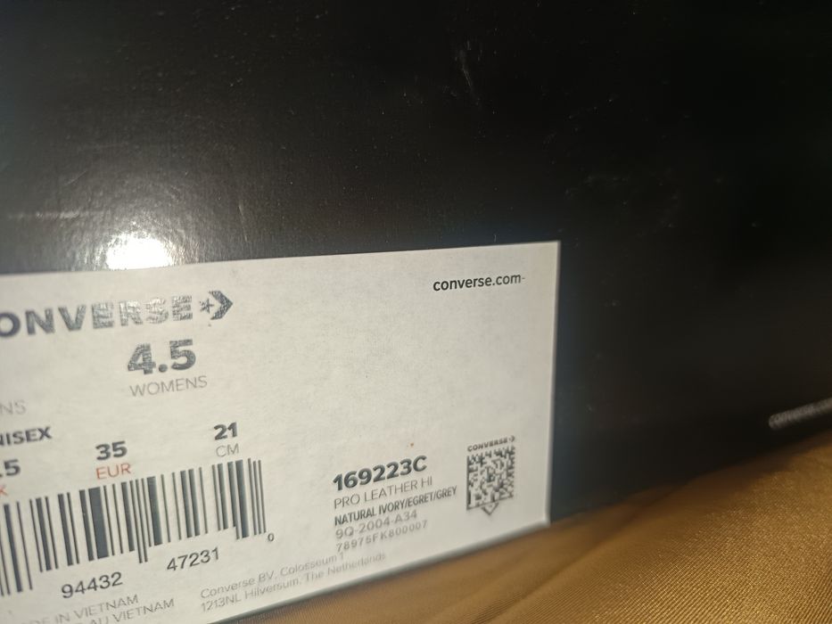Tênis de coleção converse versão bugs bunny