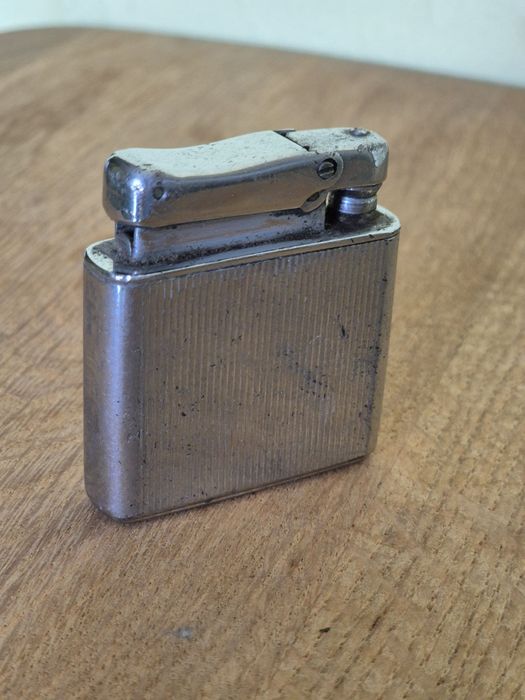 Винтажная зажигалка Colibri