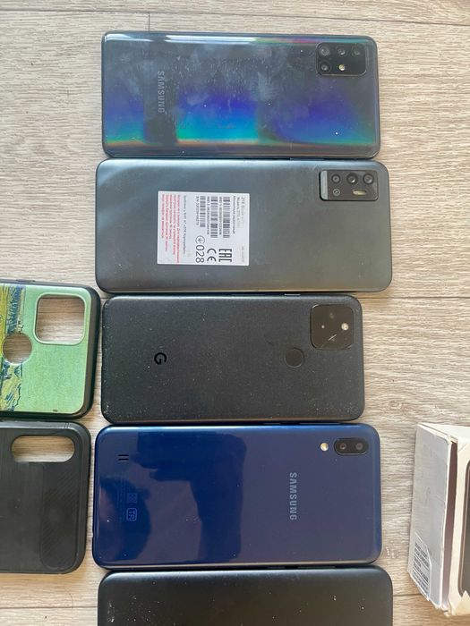 Телефони Samsung Xiaomi