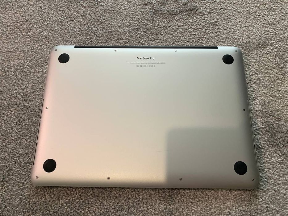 Apple MacBook Pro 13 2015 i5 2.7-3.1ггц 8GB 250GB 8/10