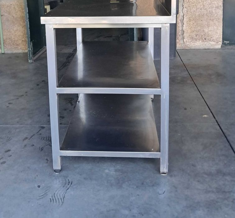 Banca/Escaparate em aço inox para hotelaria