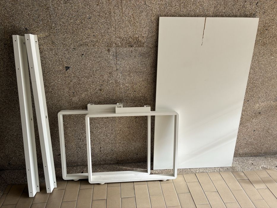 Secretaria de escritorio branca