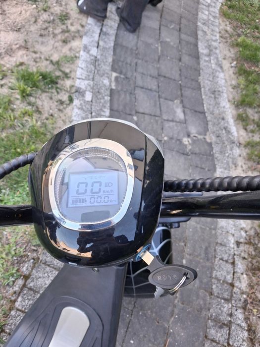 Skuter elektryczny - hulajnoga