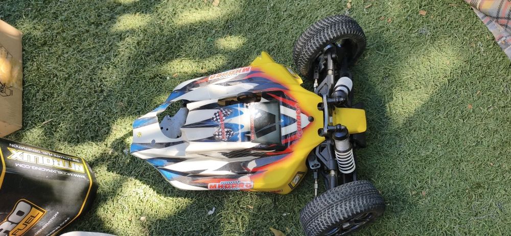 RC nitro Kyosho inferno e Subaru Impreza