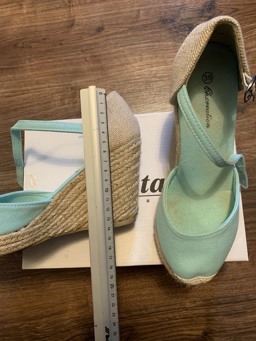 Miętowe espadryle na koturnie 39