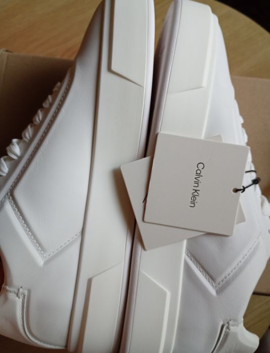 Piękne skórzane sneakersy damskie Calvin Klein, Nowe, cena z przesyłką