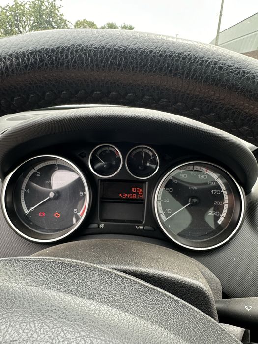 Peugeot 308 2012 года